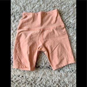 Barely worn light peach beyond yoga spacedye biker shorts size XS